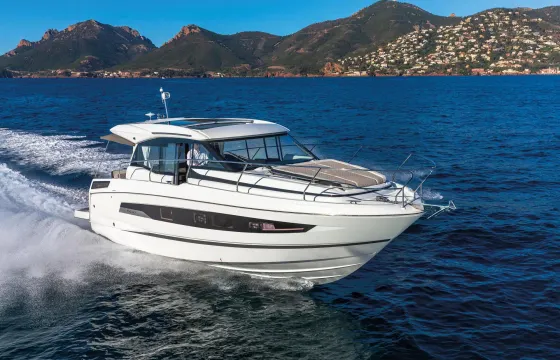 Jeanneau NC37 Yacht with twin Mercury 270 engine and Joystick