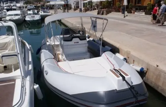 24' Valiant 750 Cruiser RIB Rental in Palma de Mallorca, Spain