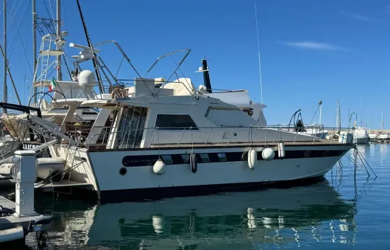 Sogni dolci on 'Alghero' 49ft Motor Yacht - A Unique Stay in the Marina!