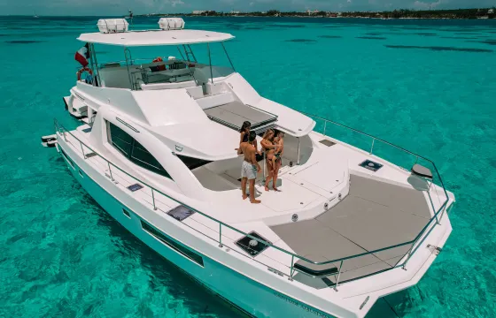 Experience Cancun on our stunning 51ft Leopard yacht!