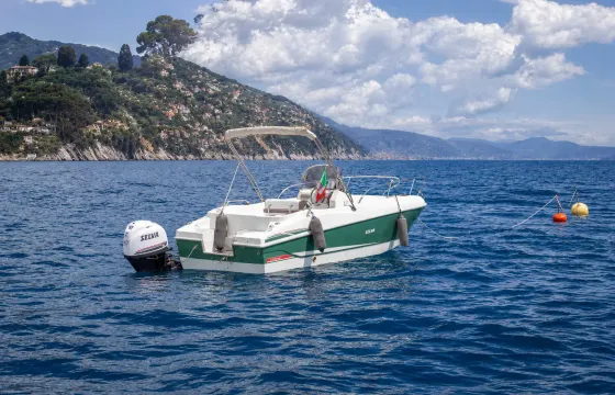 Selva Elegance 5.7 Comfortable Motorboat for up to 6 Guests