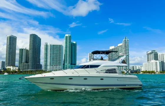 50ft Sunseeker Manhattan Yacht Charter Miami Beach for 13 Guests