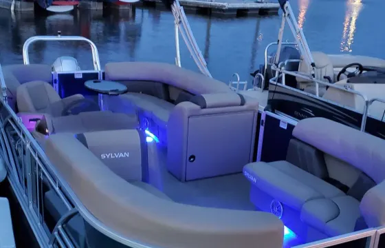 Come Experience the ambient waters of the Potomac on the Sylvan MIRAGE Pontoon!