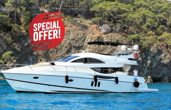 Numarine 55 fly for 10 pax in Arenal With Seabob & SUPs