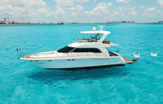 Sea Ray Sedan Bridge 52’ Motor Yacht | Cancún