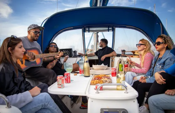 Sunset Sailing Experience in Barcelona with Live Music