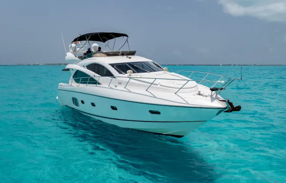 64ft Sunseeker Manhattan Top Luxury Yacht Charter in Cancun