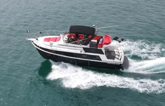 Captained Charter: 36ft Carver Mariner Motor Yacht In Chicago