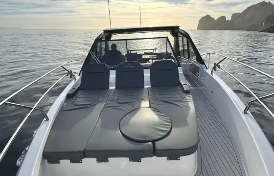 Modern 38ft Yacht – Adventure & Luxury in Cabo