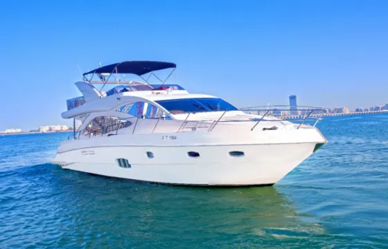 Luxury Motor Yacht Ride in Dubai Marina
