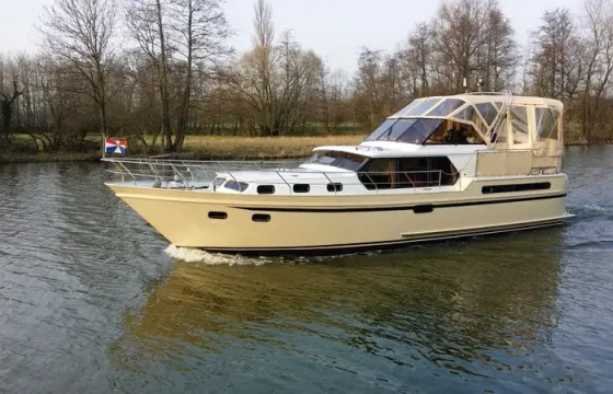 Rent 43' Motor Yacht In Heukelum