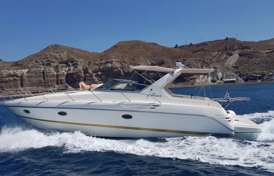 Private Yacht Cruise in Santorini with BBQ Food and Drinks