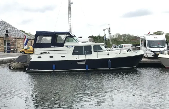 Veha Cruiser 1100 Motor Yacht Charter in IJsselstein, Utrecht