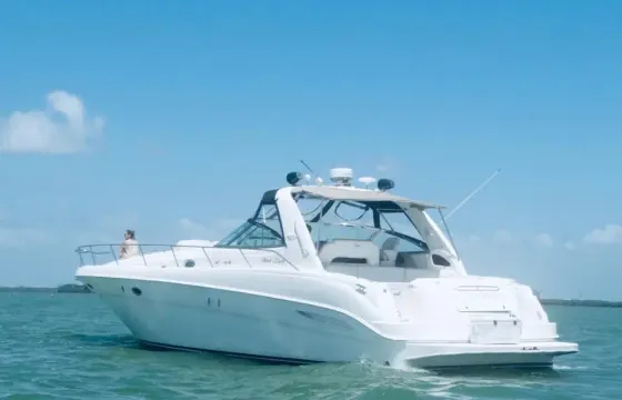 Yacht 46' Sea Ray Sundancer | Free pick up transportation hotel marina one way