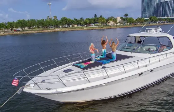 "Nauti Buoyz" Sea Ray 550 Sundancer