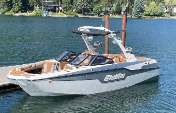 Malibu M220 Wakesurf/board Boat Rental on Coeur d'Alene Lake or Spokane River