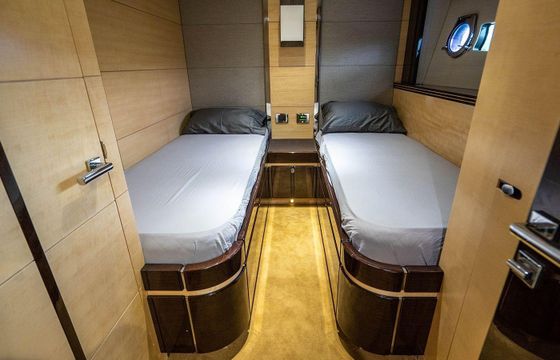75' New Sunseeker Manhattan Mega Yacht in Miami