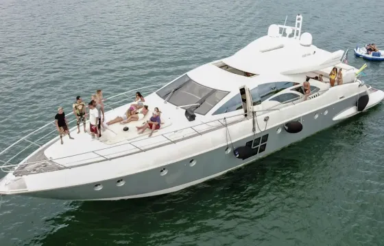 90ft Azimut Luxury Yacht Charter Miami Waters Experience