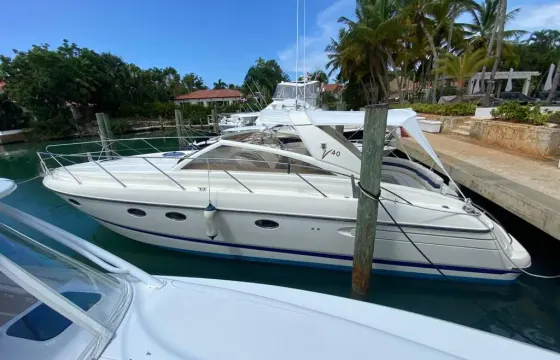 Go to Saona or Catalina island in our 40 feet ACM Motor Yacht