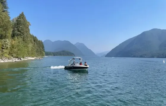 18ft Larson LX859 Speedboat (Cultus lake, Golden Years Park, Vancouver)