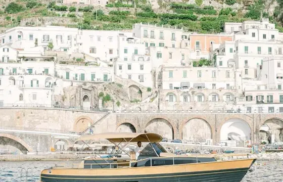 Discover the hidden gems of the Amalfi Coast on a boat tour