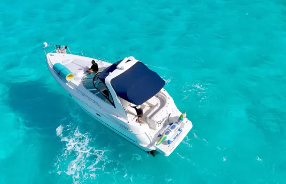 40ft Cruisers Yachts 4270 Esprit Express Cruiser - Cancun Luxury Yacht