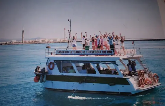 Saramugo - The Perfect Boat for Family Fun and Unforgettable Parties