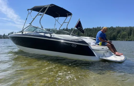 24ft Cobalt Bowrider Charter for 6 Guests in Sandpoint, Idaho