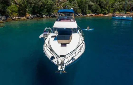 Motor yacht 3 cabins