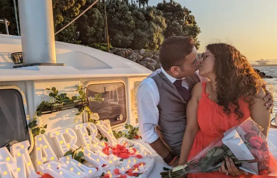 PHOTOSHOOT/PRODUCTION SOCIAL MEDIA ON A BOAT