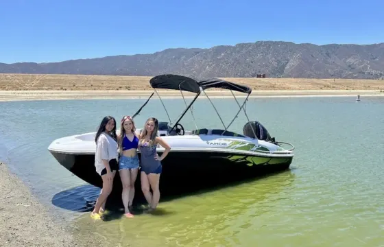 18' Tahoe T18 Deck Boat on Lake Perris, California