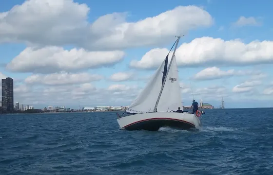 Sailing Lessons with Chicago's #1 Rated Sailing School