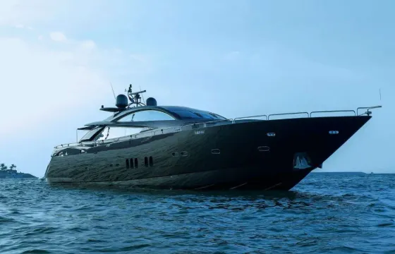 LUXURY 108FT BLACK PREDATOR MEGA YACHT WITH JACUZZI IN DUBAI
