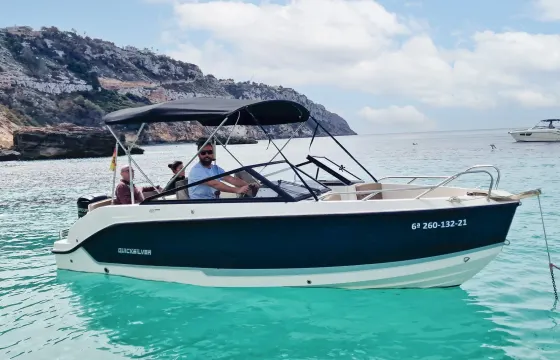 Explore Can Pastilla in Styl with Activ 605 Bowrider!