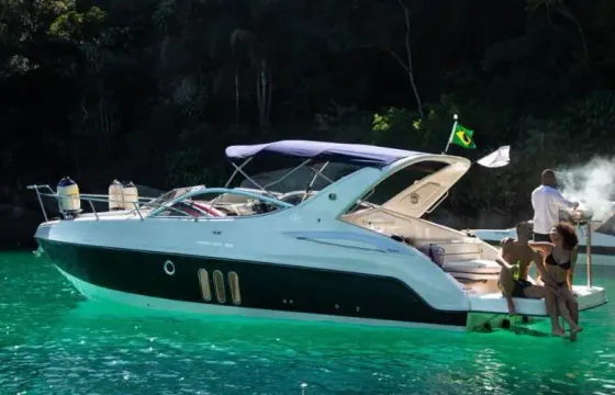 30ft  Phantom Motor Yacht Rental in Paraty, Rio de Janeiro, Brazil