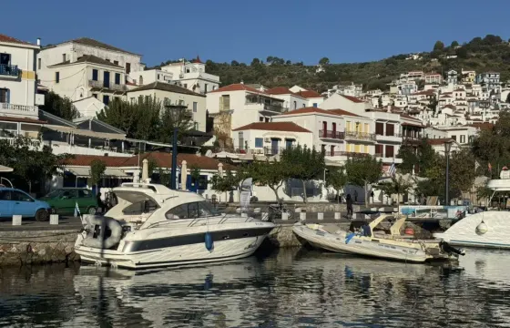 Bavaria 33 HT Sport – Fully Equipped, Long-Range Charter (Greece)