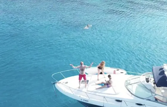 2025 SeaRay 375 – Luxury Boat Trips in Agia Napa!