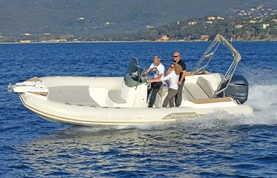 Capelli Tempest 700 225 hp