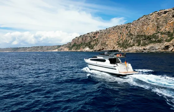 Monte Fino 76 Luxury Yacht Ready for Rent in Naples, Castellammare di Stabia