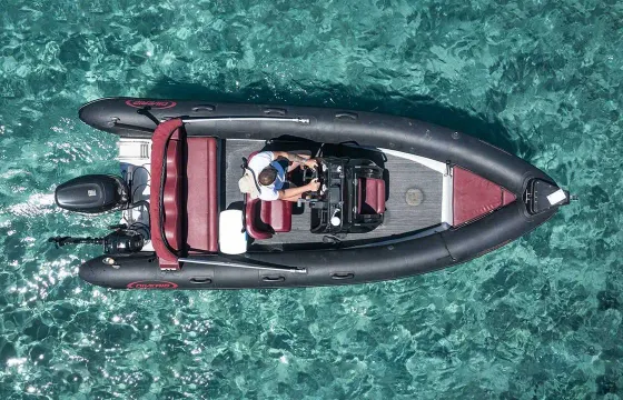Diverib 5.50m, 140hp - Private Boat Rental in Milos, Adamas, Greece