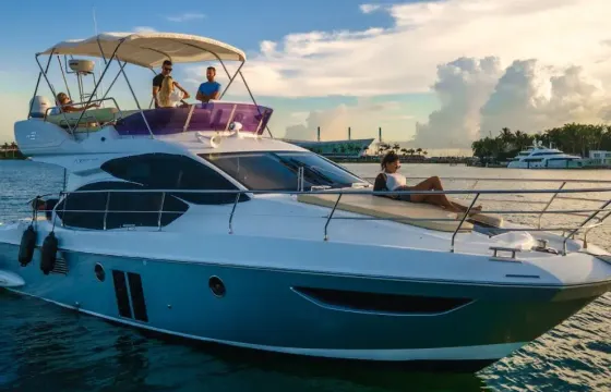 Enjoy Miami In Beautiful Azimut 44ft!!!