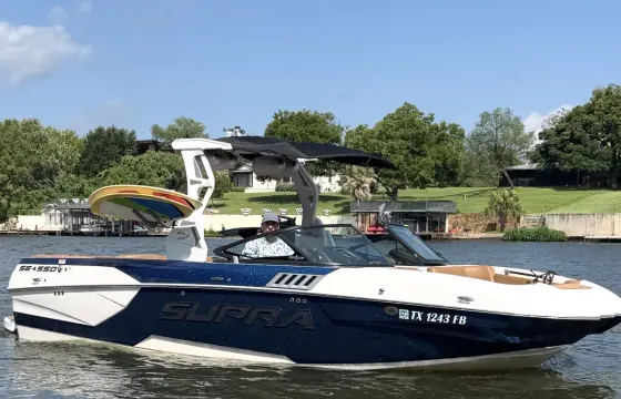 Lake LBJ - Supra SE 550 Wakeboat for 12