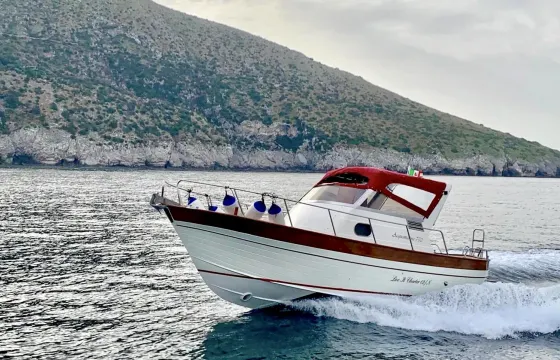 28ft Acquamarina Gozzo for Capri Tour