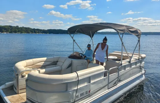 Bennington Pontoons Rental in Lake Geneva, Wisconsin