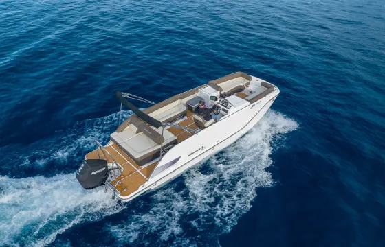 26ft Luxury Pontoon Charter in South Lake Tahoe - With BATHROOM & CAPTAIN