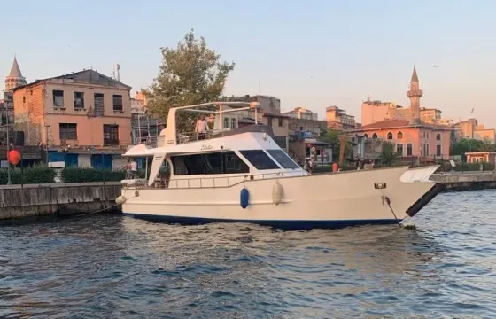 Beautiful Motor Yacht for tours in İstanbul