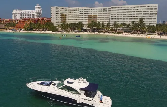 Sea Ray 44ft Luxury Sundancer - Cancun to Isla Mujeres