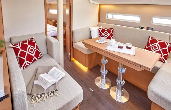 Sun Odyssey 410 (built 2019) in Alimos