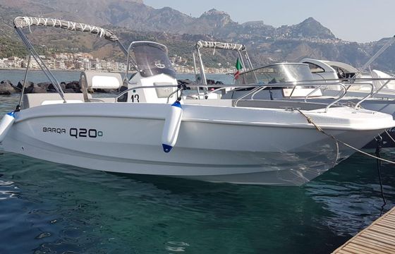 Allegra Q20 Powerboat for hire in Giardini Naxos (6 People Seating Capacity)