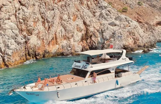 LUX MOTOR YACTH İN ALANYA